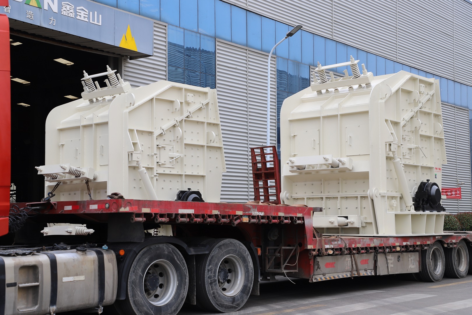 鑫金山 | 反擊破發(fā)貨現(xiàn)場，助力客戶早日投產(chǎn)！